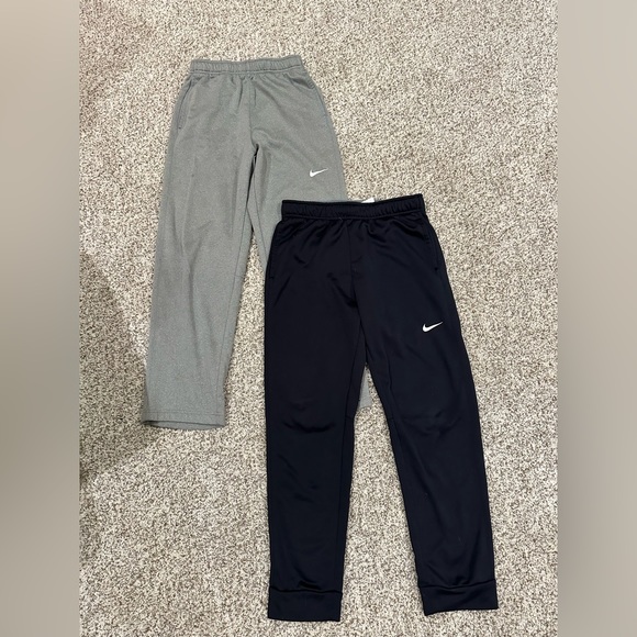 Nike Other - Boys NIKE sweatpants grey black size XL
